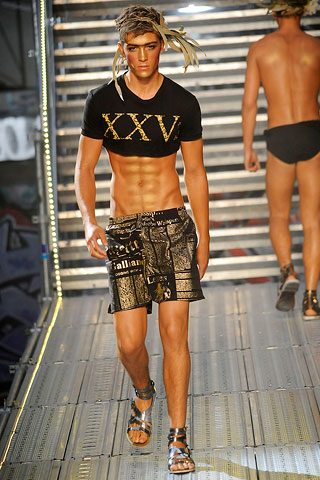 John Galliano / - 2010